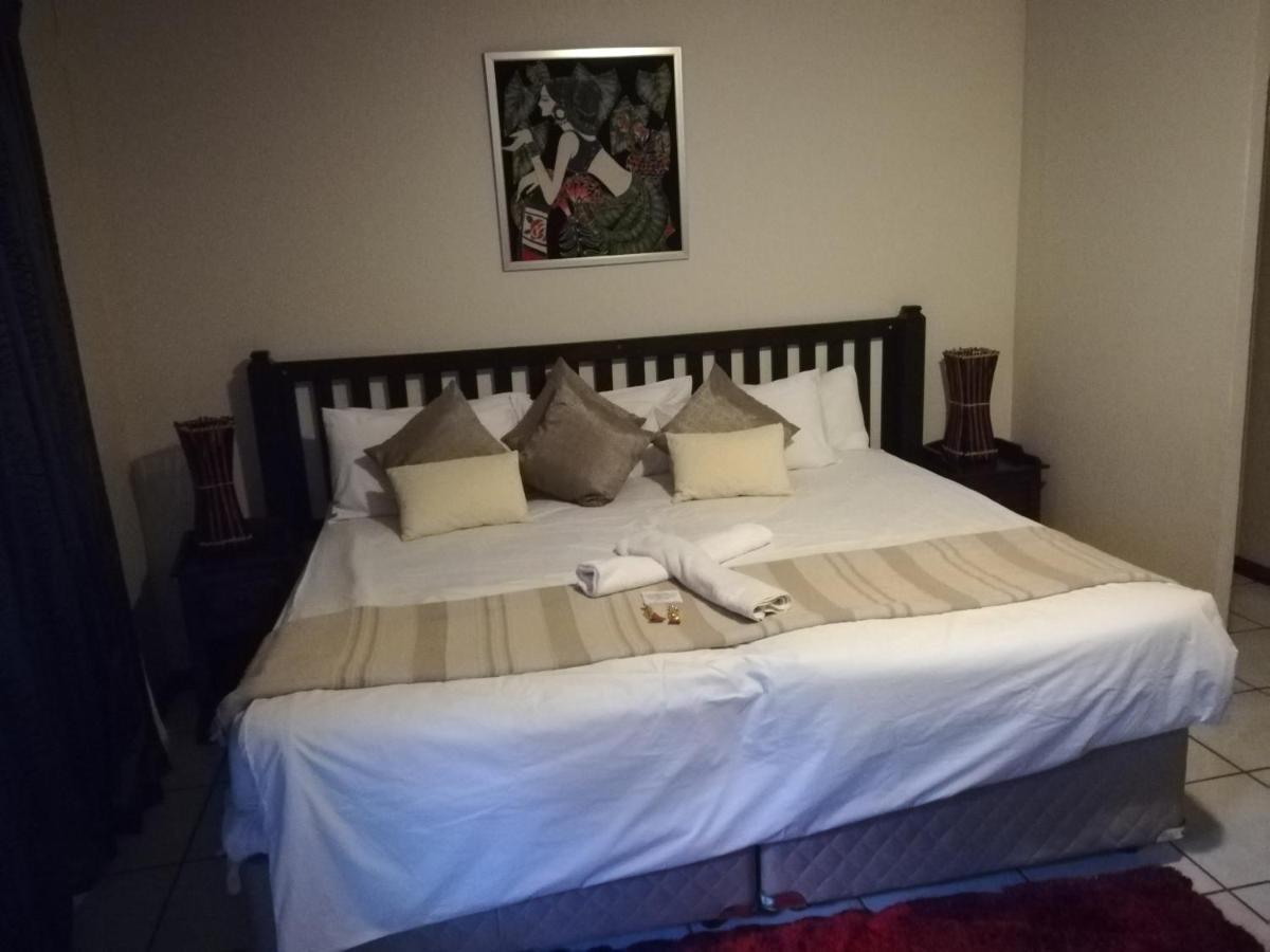 Sun Deck Lodge Хартбиспурт Экстерьер фото