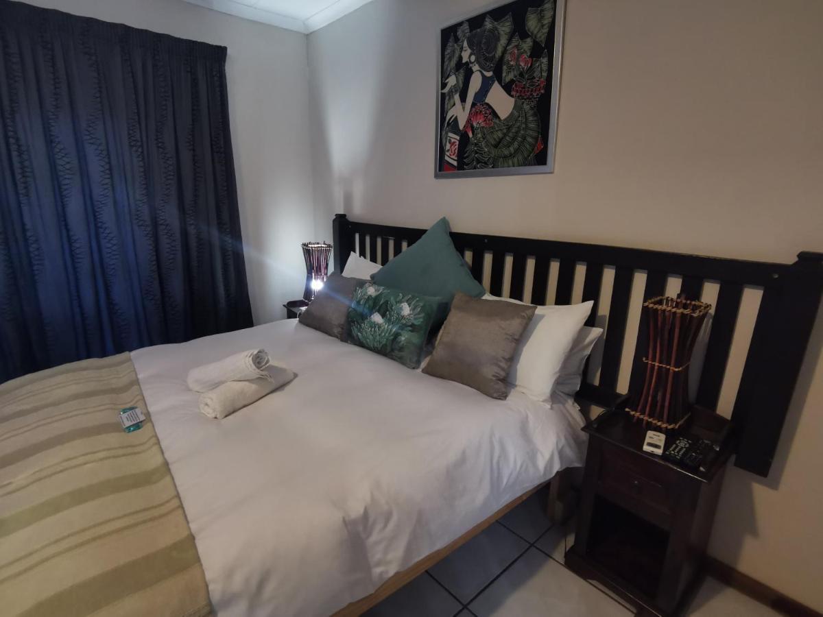 Sun Deck Lodge Хартбиспурт Экстерьер фото