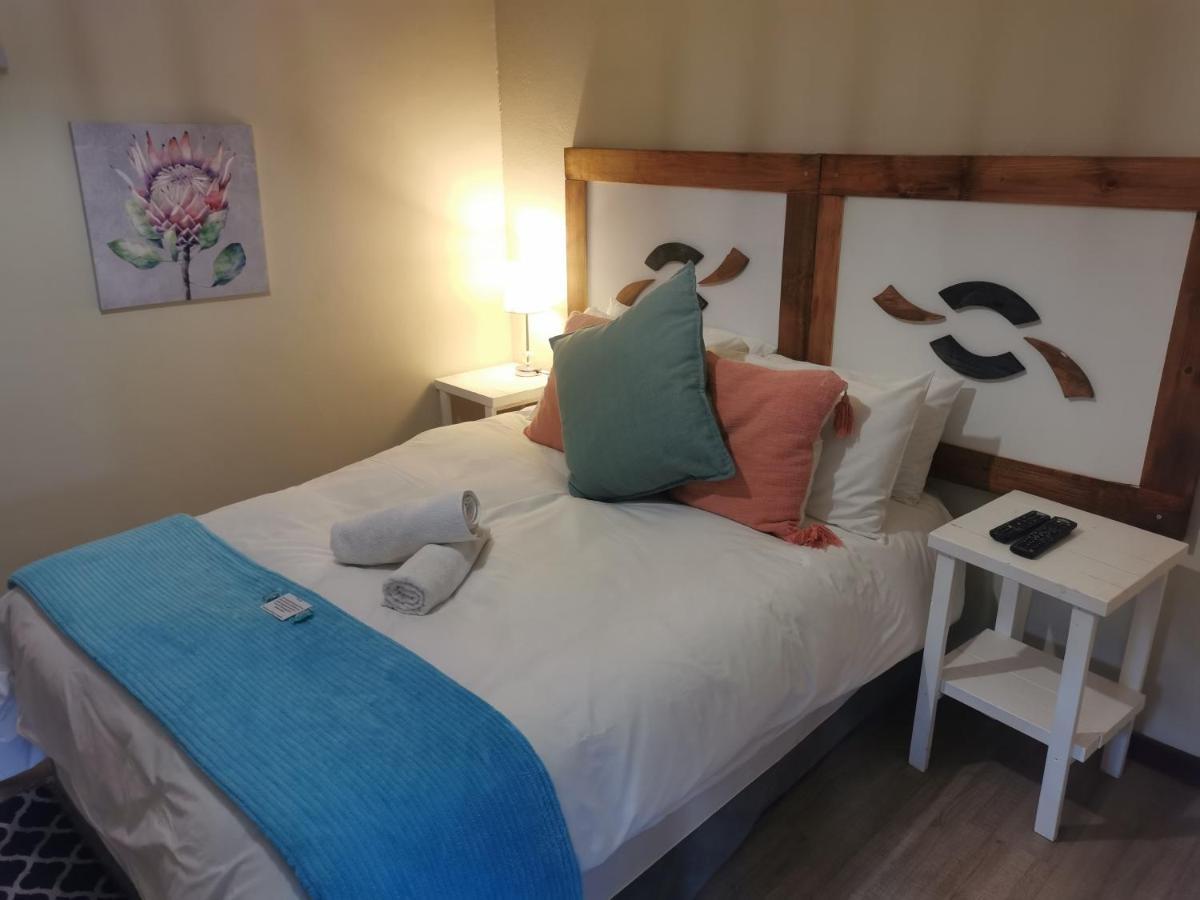 Sun Deck Lodge Хартбиспурт Экстерьер фото