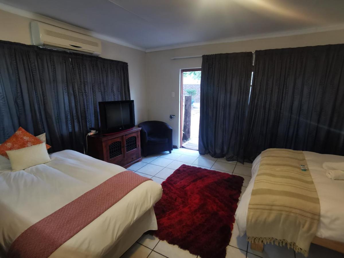 Sun Deck Lodge Хартбиспурт Экстерьер фото