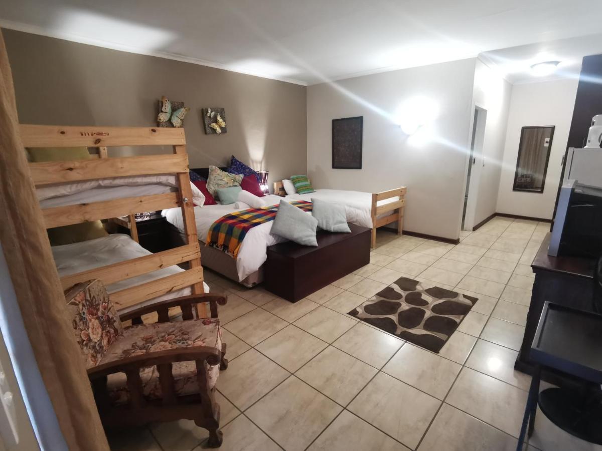 Sun Deck Lodge Хартбиспурт Экстерьер фото